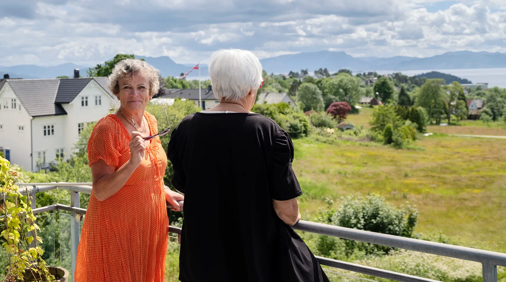 Photo of Gullborg standing at a viewpoint with a friend. This page provides a summary of different bladder and bowel products Coloplast offers. 